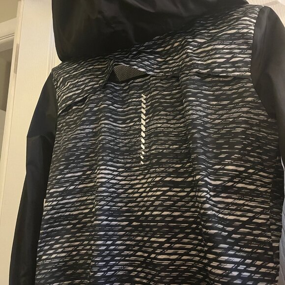 Under Armour Rain Jacket - Picture 3 of 4